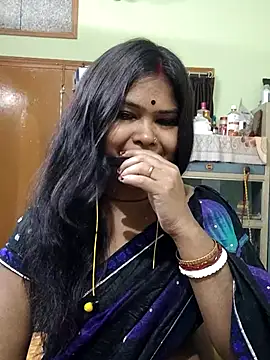 Snapshot of yoursweety09 chatting on May 6, 1:49 pm yoursweety09 online show from May 6, 1:49 pm