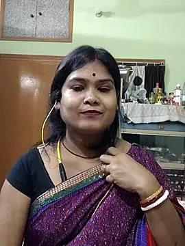 Snapshot of yoursweety09 chatting on May 8, 2:33 pm yoursweety09 online show from May 8, 2:33 pm