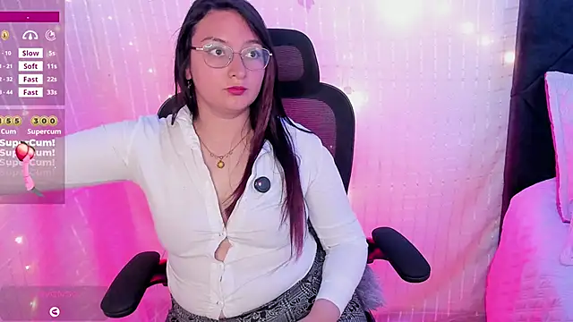 hanna rose 28  online show from May 14, 1:29 pm