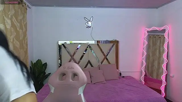 Laylafoxy tay online show from March 14, 3:15 am