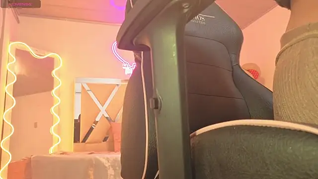 Laylafoxy tay online show from October 25, 3:25 am