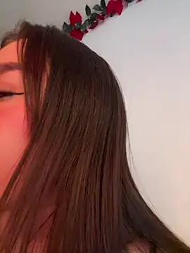 Snapshot of Im_Valen_Cute chatting on June 26, 9:52 pm Im Valen Cute online show from June 26, 9:52 pm
