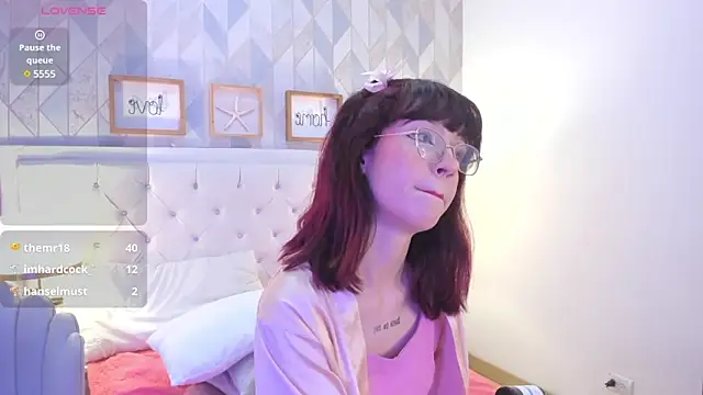 Snapshot of Nastya_Fantasy chatting on February 12, 10:26 pm Nastya Fantasy online show from February 12, 10:26 pm