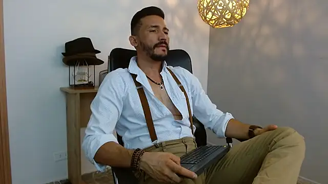 Reiko 85  online show from February 14, 7:02 pm