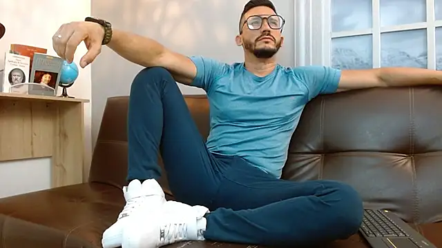 Reiko 85  online show from March 10, 7:40 pm