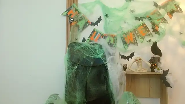 Reiko 85  online show from October 11, 7:45 pm