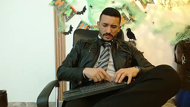 Reiko 85  online show from October 20, 7:03 pm