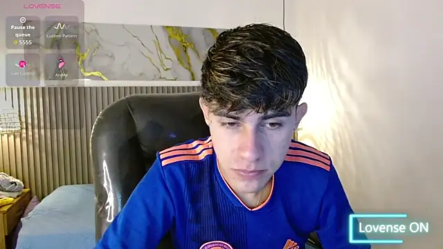 Snapshot of Dyla_n18 chatting on November 22, 7:35 pm Dyla n18 online show from November 22, 7:35 pm