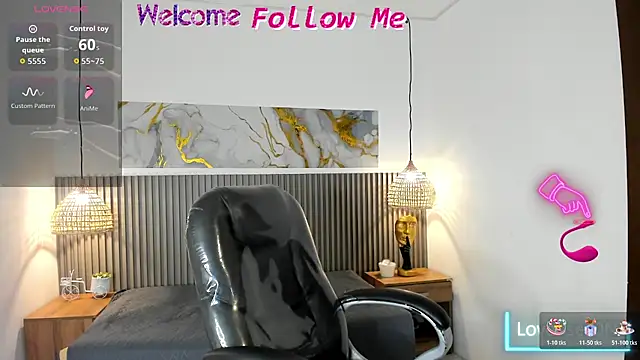 Snapshot of Dyla_n18 chatting on June 13, 8:07 pm Dyla n18 online show from June 13, 8:07 pm