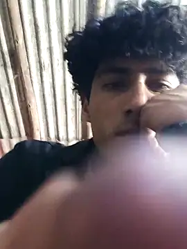 Snapshot of alexander32r chatting on September 26, 1:20 am alexander32r online show from September 26, 1:20 am