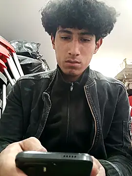 Snapshot of alexander32r chatting on September 26, 3:27 pm alexander32r online show from September 26, 3:27 pm