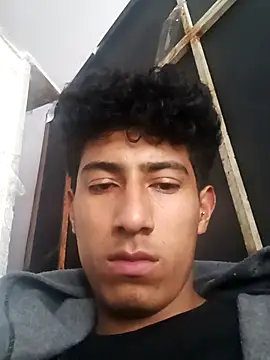 Snapshot of alexander32r chatting on November 26, 9:05 pm alexander32r online show from November 26, 9:05 pm