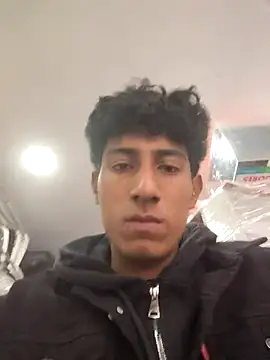 Snapshot of alexander32r chatting on December 4, 4:16 pm alexander32r online show from December 4, 4:16 pm