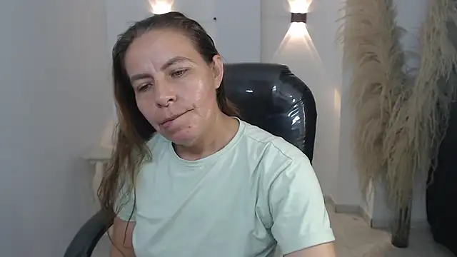 Milf karlye online show from December 20, 1:45 am