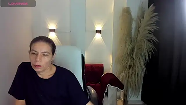 Snapshot of Milf_karlye chatting on June 22, 9:28 am Milf karlye online show from June 22, 9:28 am