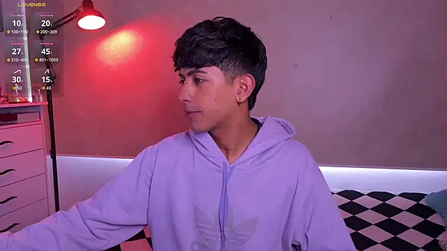 Snapshot of teobowny_ chatting on October 7, 12:35 pm teobowny online show from October 7, 12:35 pm