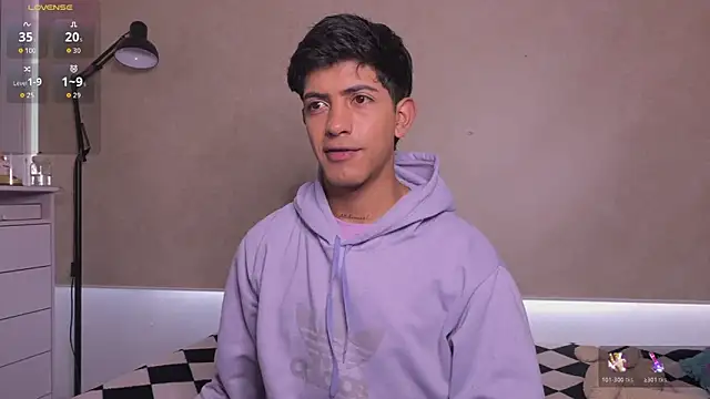 teobowny  online show from November 18, 1:04 pm