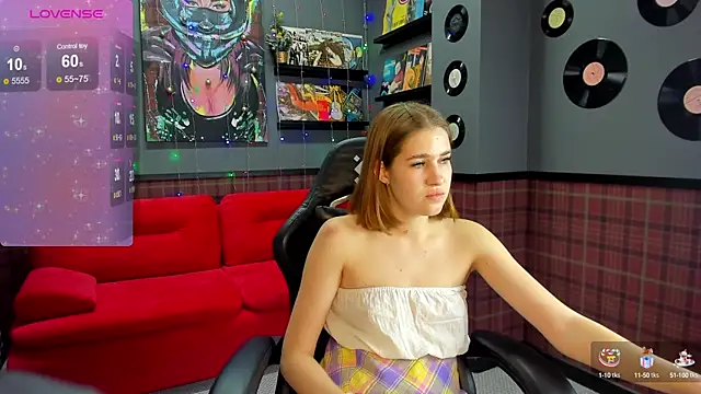 Jennifer Wadee online show from December 22, 11:22 am