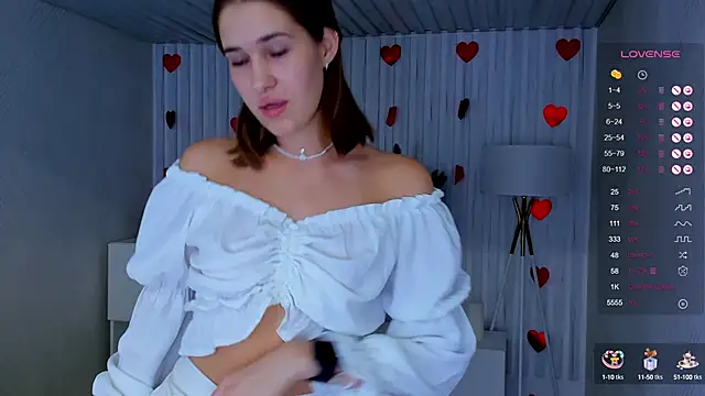 Jennifer Wadee online show from March 11, 1:16 am