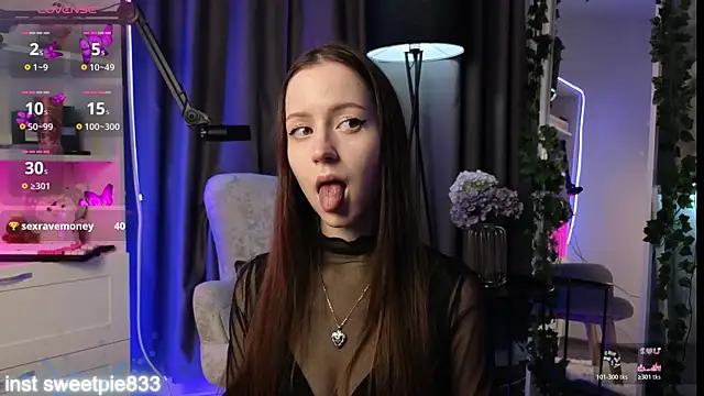 Anal Girl  online show from March 24, 4:34 pm