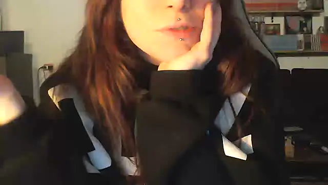 complicata mente online show from January 31, 3:55 pm