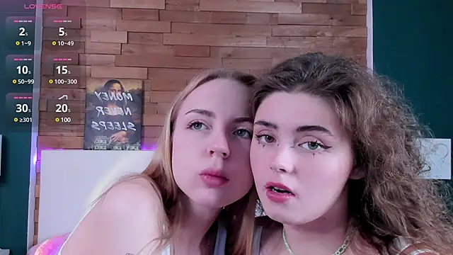 Snapshot of Mona_aLisa chatting on December 3, 3:20 am Mona aLisa online show from December 3, 3:20 am