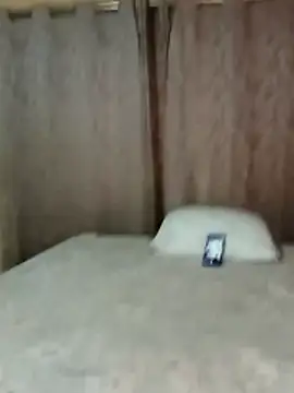 Snapshot of Luciouslips00 chatting on December 1, 6:35 pm Luciouslips00 online show from December 1, 6:35 pm