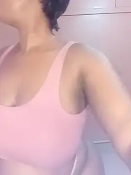 Luciouslips00 online show from May 31, 6:09 pm