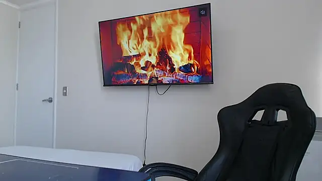 jonhklleyn online show from January 12, 6:57 pm