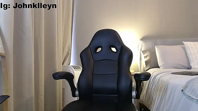 Snapshot of jonhklleyn chatting on July 3, 9:10 pm jonhklleyn online show from July 3, 9:10 pm