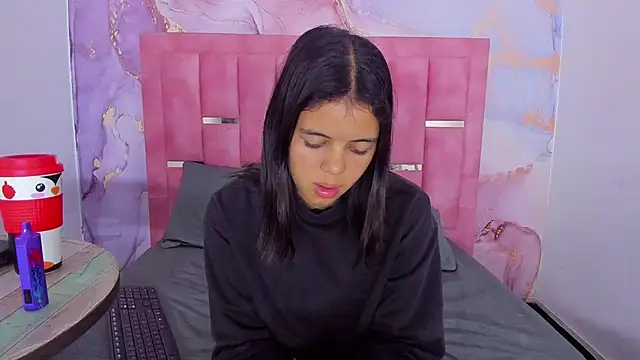 LizzMartin online show from December 14, 10:28 pm