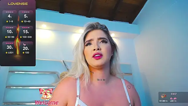 Snapshot of saraamiller_ chatting on December 13, 2:32 am saraamiller online show from December 13, 2:32 am