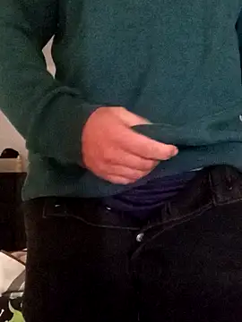 Snapshot of Dyr08 chatting on January 30, 7:37 pm Dyr08 online show from January 30, 7:37 pm