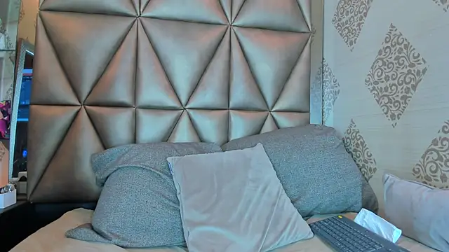 Corina Taylor  online show from November 5, 12:05 pm