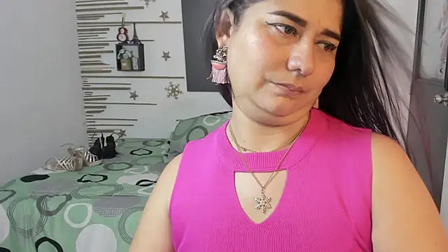 alinabozz1 online show from October 3, 2:19 am