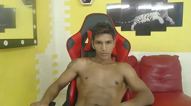 mau elixxx online show from December 20, 6:08 am