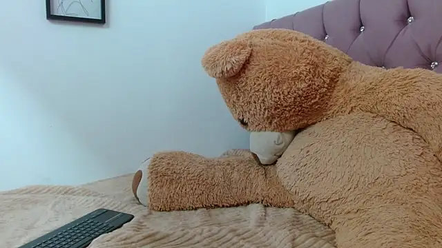 Snapshot of hares_mds chatting on March 21, 12:28 pm hares mds online show from March 21, 12:28 pm