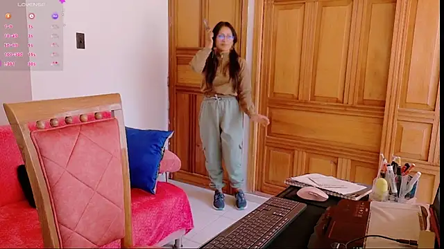 Snapshot of Jade_Zephyra chatting on January 21, 4:27 pm Jade Zephyra online show from January 21, 4:27 pm