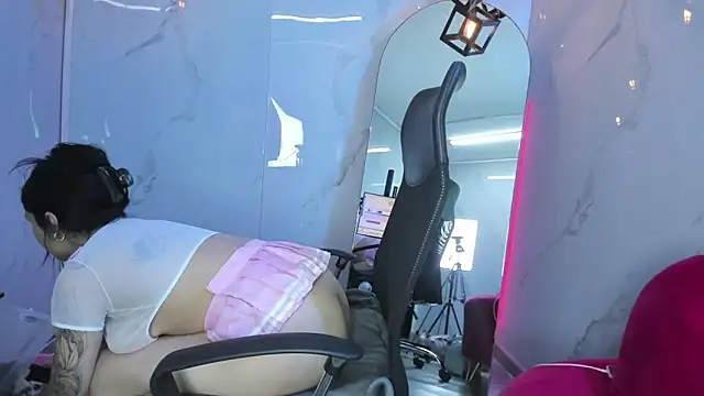 ChloeeTompson  online show from November 9, 3:05 am