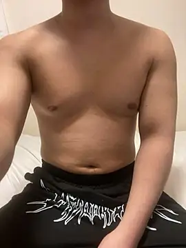 Snapshot of YU-KI00 chatting on February 6, 11:24 am YU-KI00 online show from February 6, 11:24 am