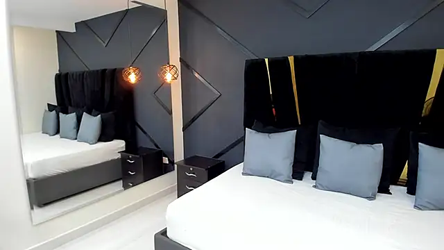 emilie xx  online show from December 11, 5:04 pm