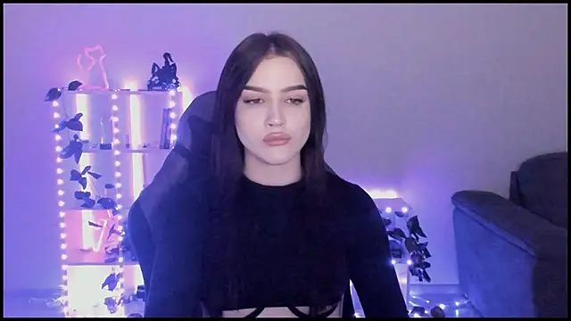 Melanie N online show from December 11, 2:22 pm