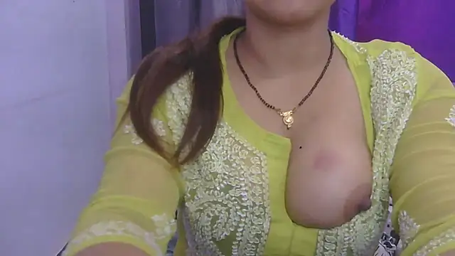 cutie-taara online show from October 28, 4:49 am