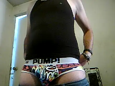 Snapshot of frank32love chatting on February 10, 3:10 pm frank32love online show from February 10, 3:10 pm