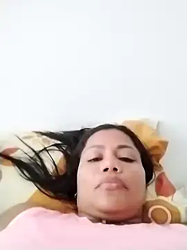 KarenGuzman  online show from December 4, 9:35 pm