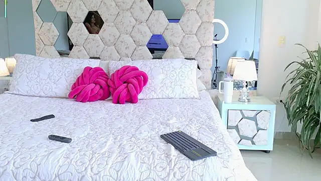 kimberly  online show from October 4, 3:21 pm