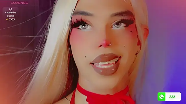 DanniLee  online show from December 18, 9:10 pm