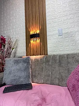Snapshot of Annyy_Ricee28 chatting on December 11, 1:28 pm Annyy Ricee28 online show from December 11, 1:28 pm