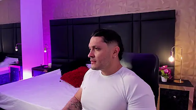 JossAckland online show from February 11, 11:43 am