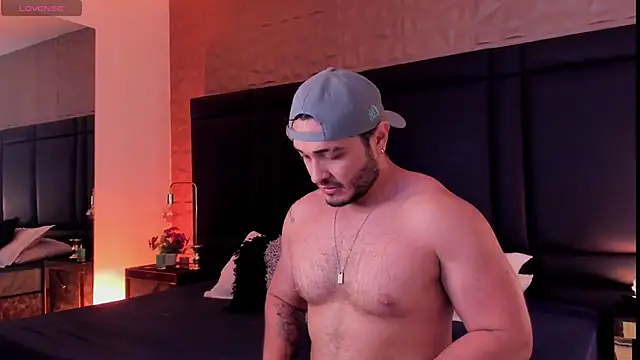 JossAckland online show from September 26, 8:24 pm